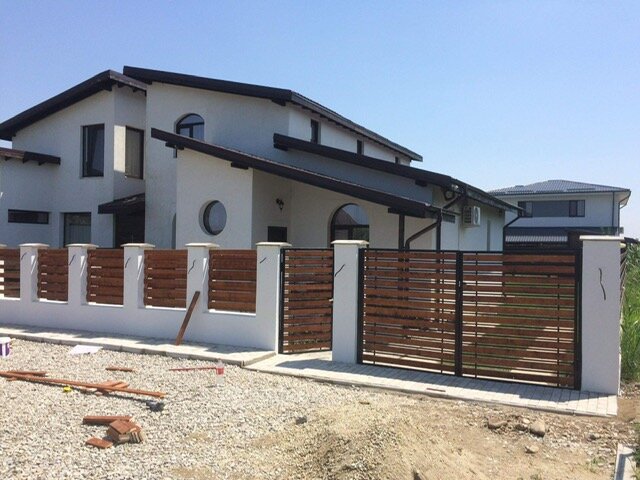 Construim garduri din beton armat cu zidarie de caramida sau bca