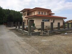 Construim garduri din beton armat cu zidarie de caramida sau bca