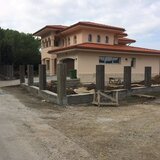 Construim garduri din beton armat cu zidarie de caramida sau bca